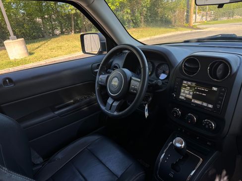 Used 2015 Jeep Patriot High Altitude image 35