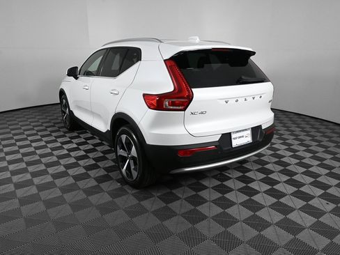 Used 2023 Volvo XC40 B5 Plus w/ Driver Assist Package image 4