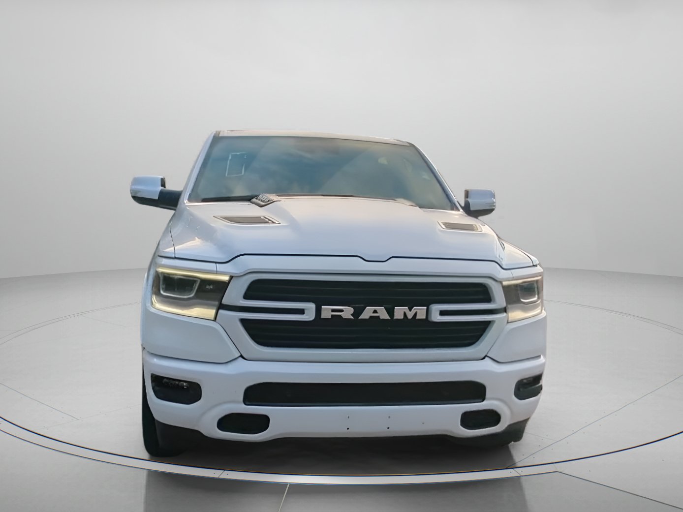 Used 2022 RAM 1500 Laramie w/ Sport Appearance Package AWD/4WD image 4