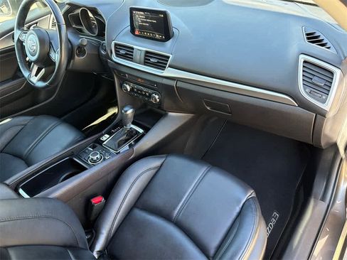 Used 2017 MAZDA MAZDA3 Touring image 13