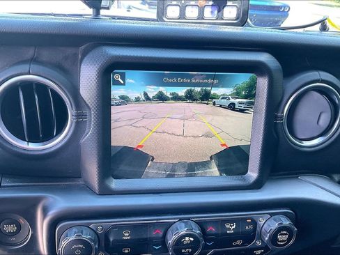 Used 2022 Jeep Gladiator Overland w/ Popular Equipment Package AWD/4WD image 21