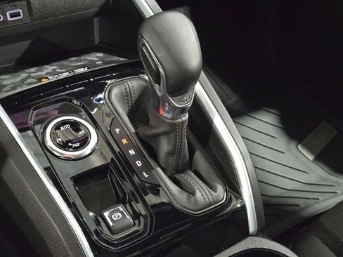 Used 2024 Chevrolet Colorado LT w/ LT Convenience Package II image 30