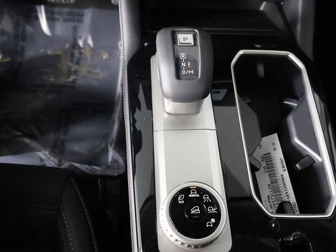 New 2026 Mitsubishi Outlander SE image 50