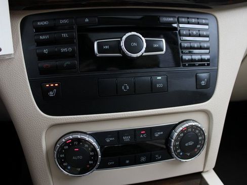 Used 2015 Mercedes-Benz GLK 350 4MATIC image 26