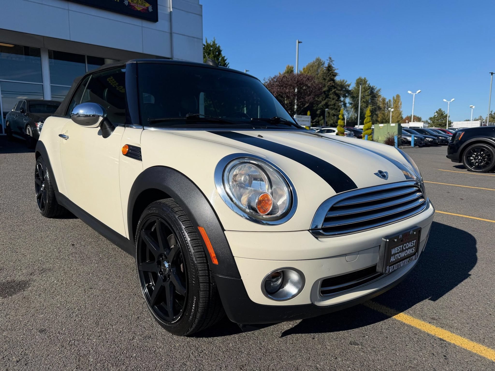 Used 2010 MINI Cooper Convertible FWD image 11