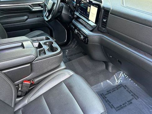 Used 2024 Chevrolet Silverado 2500 LTZ AWD/4WD image 16
