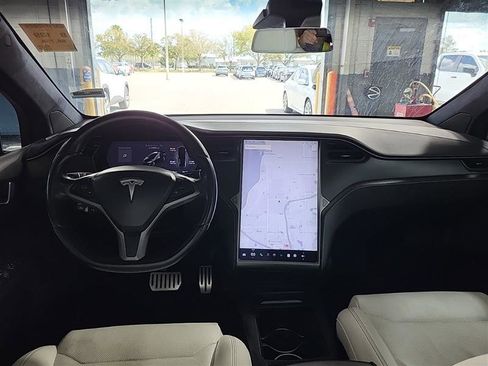 Used 2018 Tesla Model X P100D image 9