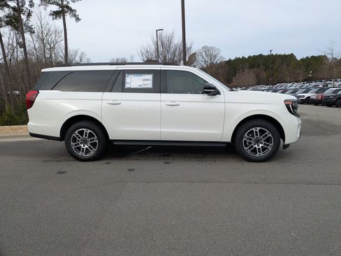 New 2026 Ford Expedition Max Active image 3