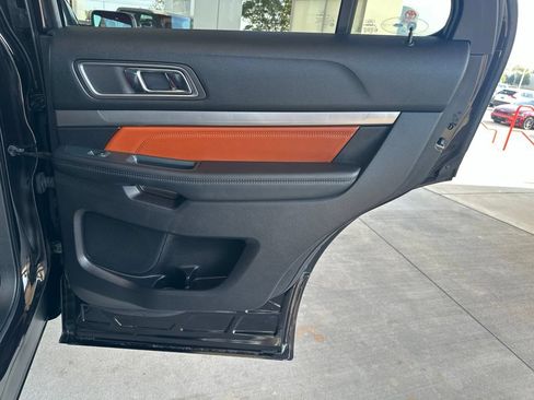 Used 2019 Ford Explorer XLT w/ Equipment Group 202A AWD/4WD image 13