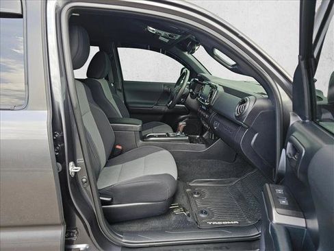 Used 2021 Toyota Tacoma TRD Off-Road AWD/4WD image 10