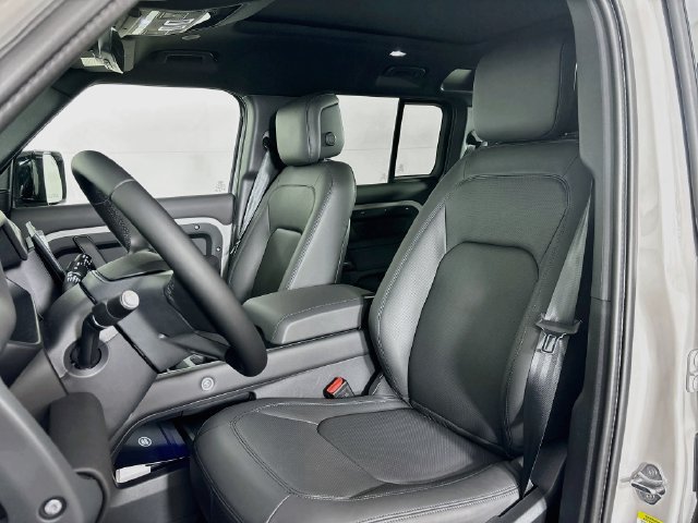 New 2026 Land Rover Defender 110 X-Dynamic SE AWD/4WD image 21
