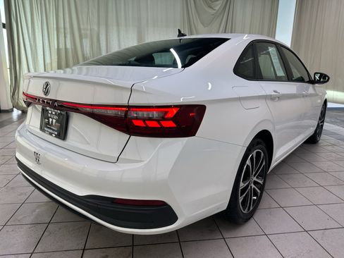 Used 2025 Volkswagen Jetta Sport FWD image 5