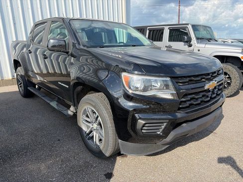 Used 2021 Chevrolet Colorado W/T w/ Custom Special Edition RWD image 3