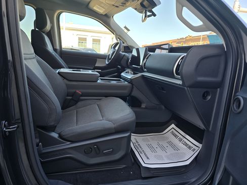 New 2025 Ford Expedition Max Active AWD/4WD image 12