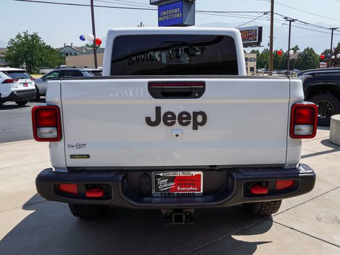 Used 2023 Jeep Gladiator Rubicon w/ Cold Weather Group AWD/4WD image 7