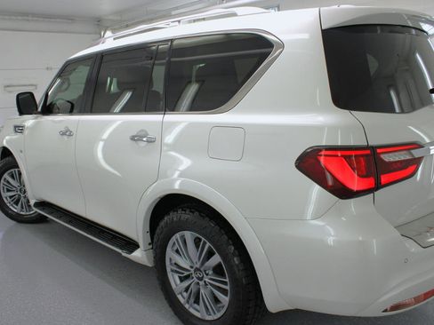 Used 2019 INFINITI QX80 Luxe w/ All-Season Package image 16