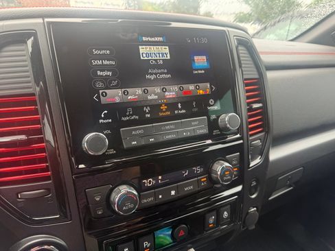 Used 2021 Nissan Titan PRO-4X w/ Pro-4x Convenience Package AWD/4WD image 4