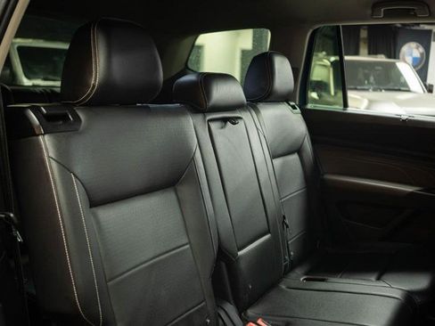 Used 2021 Volkswagen Atlas SE w/ Panoramic Sunroof Package AWD/4WD image 16