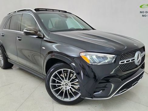 Used 2025 Mercedes-Benz GLE 450e 4MATIC image 1