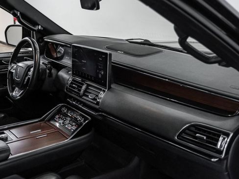 Used 2022 Lincoln Navigator Reserve image 15
