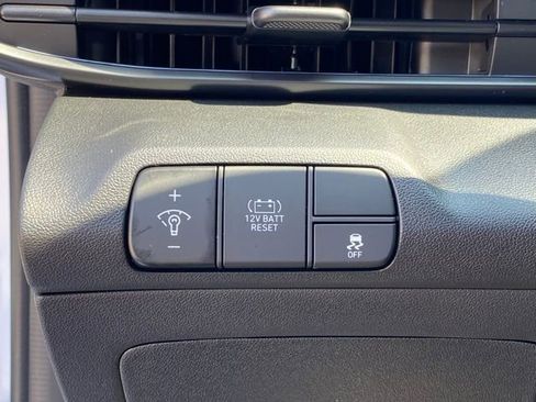 New 2025 Hyundai Elantra SEL image 12