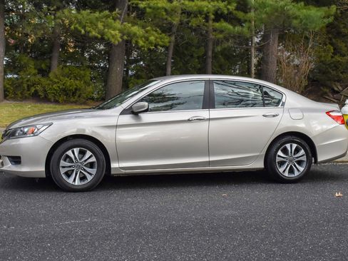 Used 2013 Honda Accord LX image 3