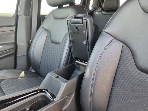 New 2026 Jeep Compass Latitude image 28