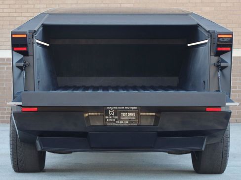 Used 2025 Tesla Cybertruck AWD Crew Cab image 12