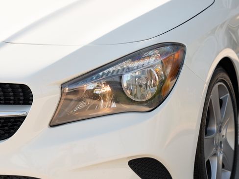 Used 2017 Mercedes-Benz CLA 250 4MATIC image 28
