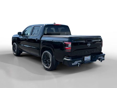 Used 2024 Nissan Frontier SV RWD image 3