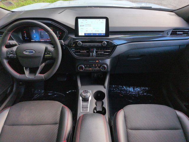Used 2025 Ford Escape ST-Line Select AWD/4WD image 14