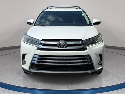 Used 2019 Toyota Highlander Limited FWD image 4