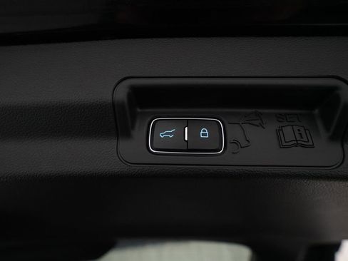 Used 2023 Ford Explorer XLT w/ Equipment Group 202A image 15