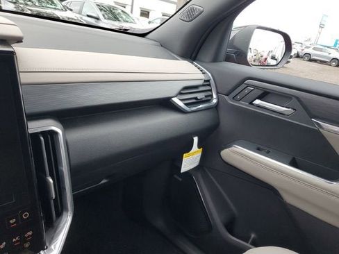 New 2026 GMC Acadia Elevation w/ Elevation Premium Package FWD image 25