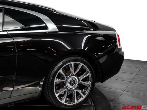 Used 2019 Rolls-Royce Wraith RWD image 14