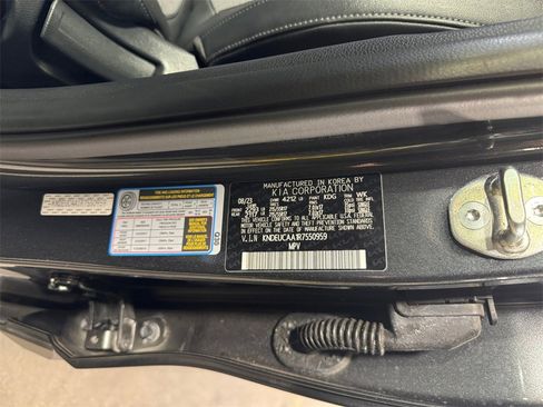 Certified 2024 Kia Seltos S image 31