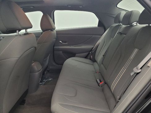 Used 2025 Hyundai Elantra SEL FWD image 18