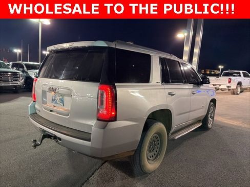 Used 2017 GMC Yukon SLT image 3