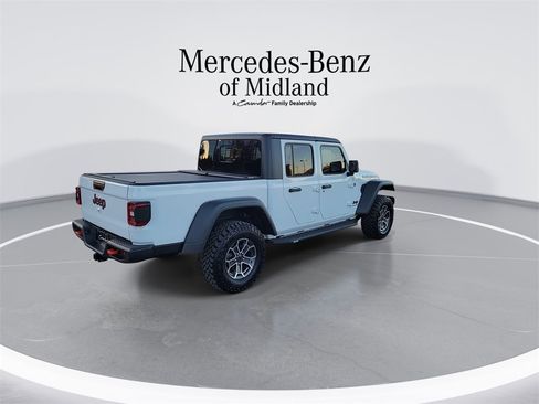 Used 2024 Jeep Gladiator Mojave w/ Technology Group image 8