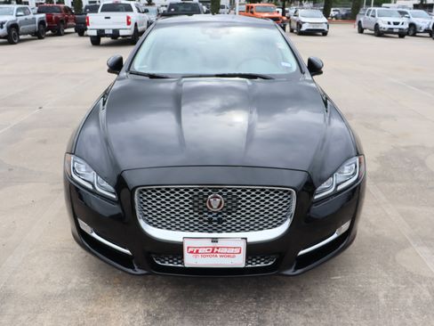Used 2019 Jaguar XJ L Supercharged RWD image 4