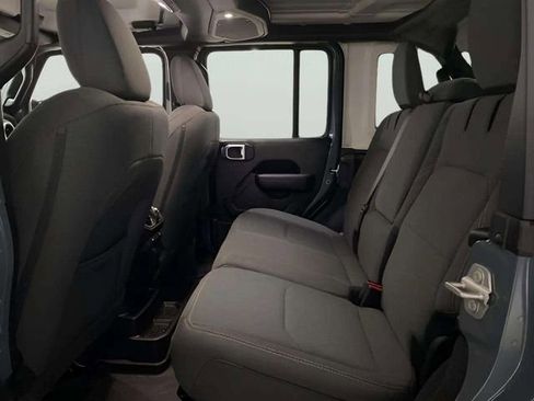 Used 2024 Jeep Wrangler Unlimited image 71