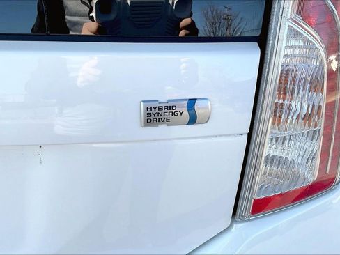 Used 2013 Toyota Prius Two image 9