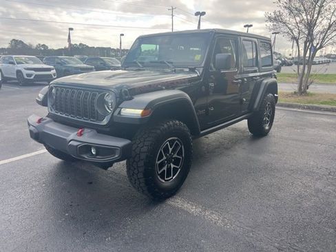 Used 2024 Jeep Wrangler Rubicon image 3