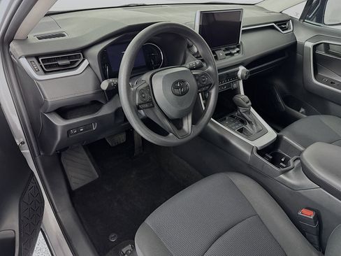 Used 2024 Toyota RAV4 LE image 9