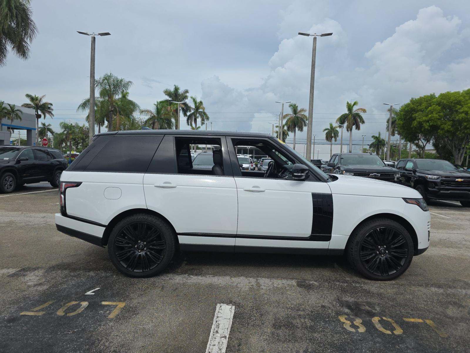 Used 2021 Land Rover Range Rover P525 Westminster Edition AWD/4WD image 2
