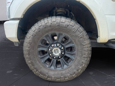 Used 2021 Ford F250 Platinum w/ Tremor Off-Road Package AWD/4WD image 14