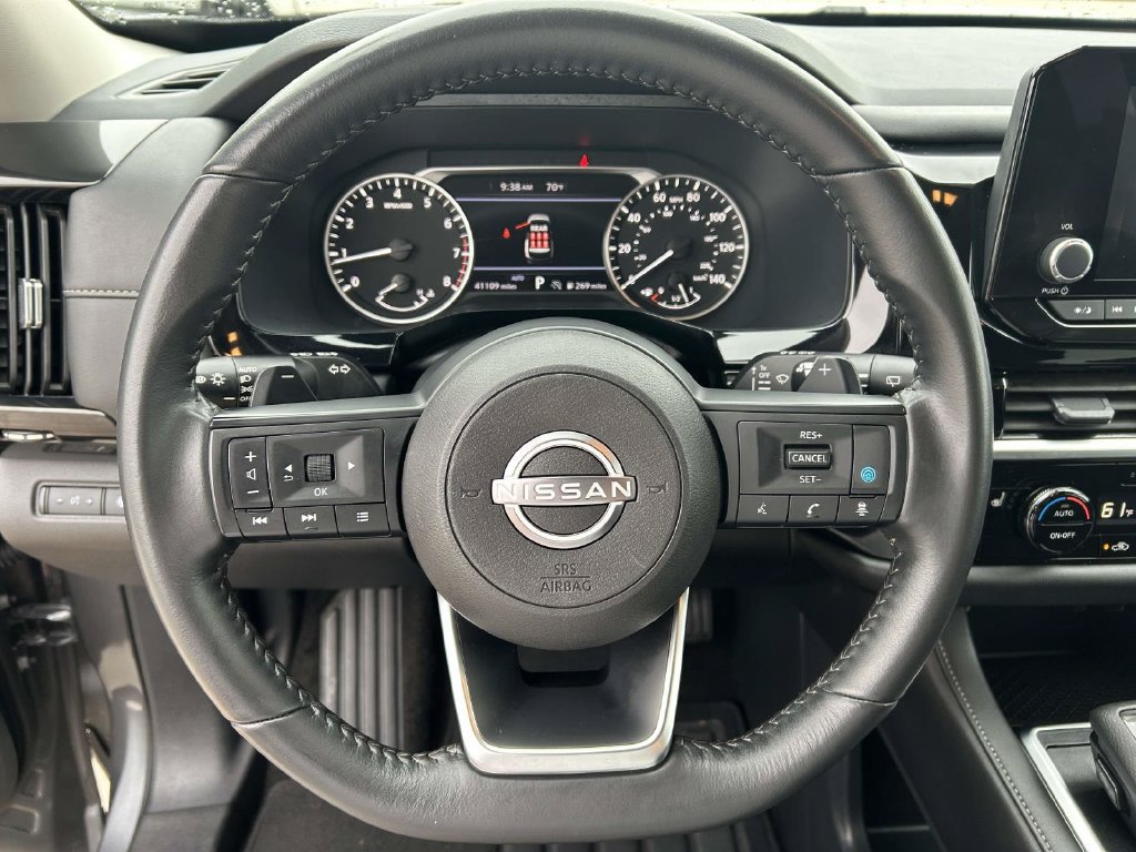 Used 2025 Nissan Pathfinder SV AWD/4WD image 19