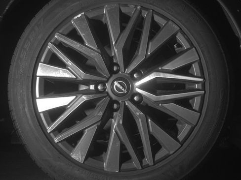 Used 2025 Nissan Altima 2.5 SV image 15