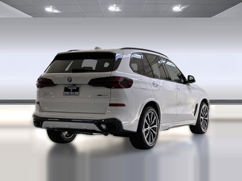 Used 2026 BMW X5 xDrive50e w/ M Sport Package AWD/4WD image 8