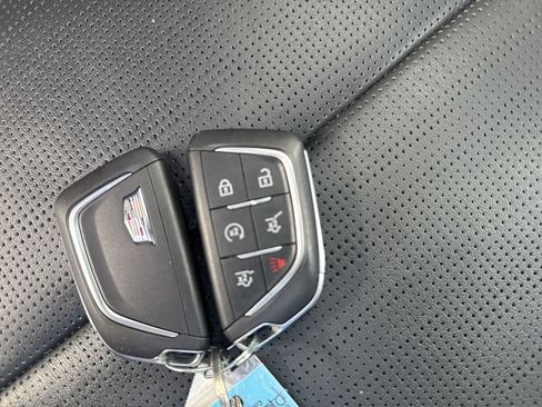 Used 2023 Cadillac Escalade Premium Luxury image 30